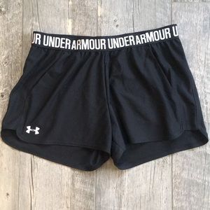 Under Armour shorts black large